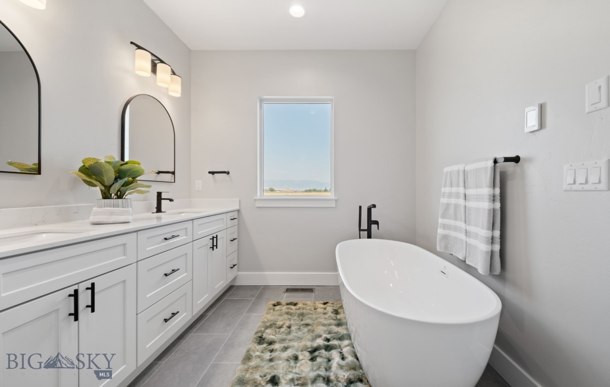 303 S Crispin Street