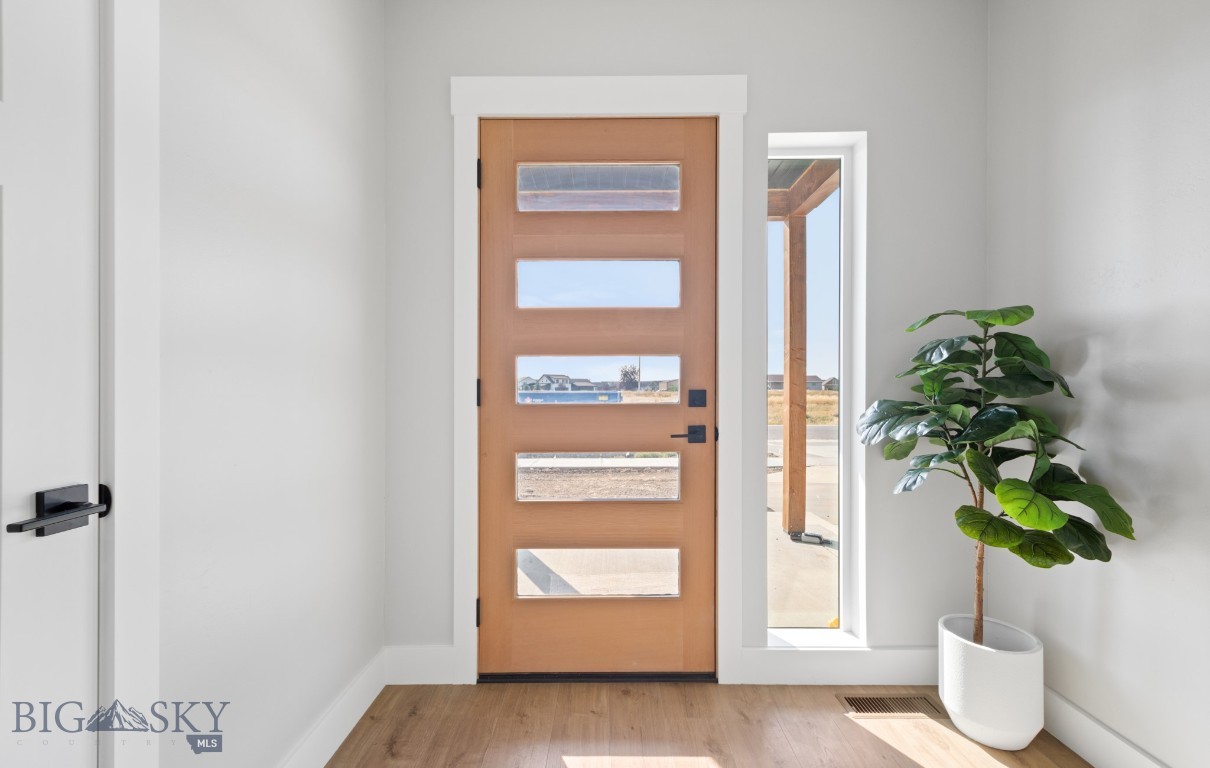 303 S Crispin Street