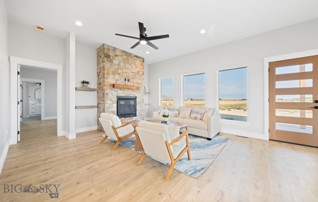 303 S Crispin Street