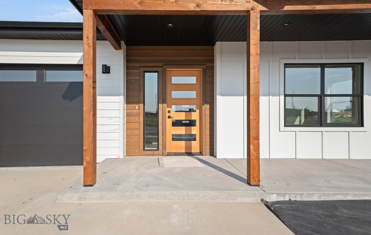 303 S Crispin Street