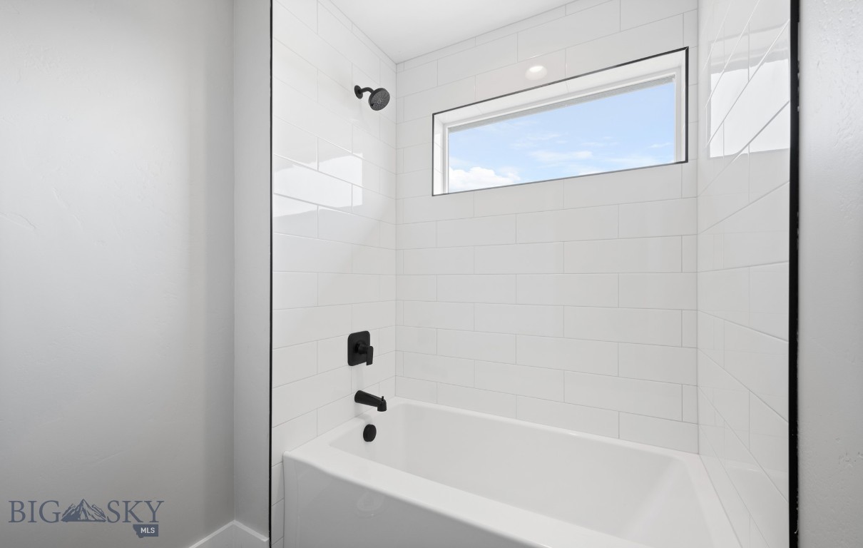 303 S Crispin Street