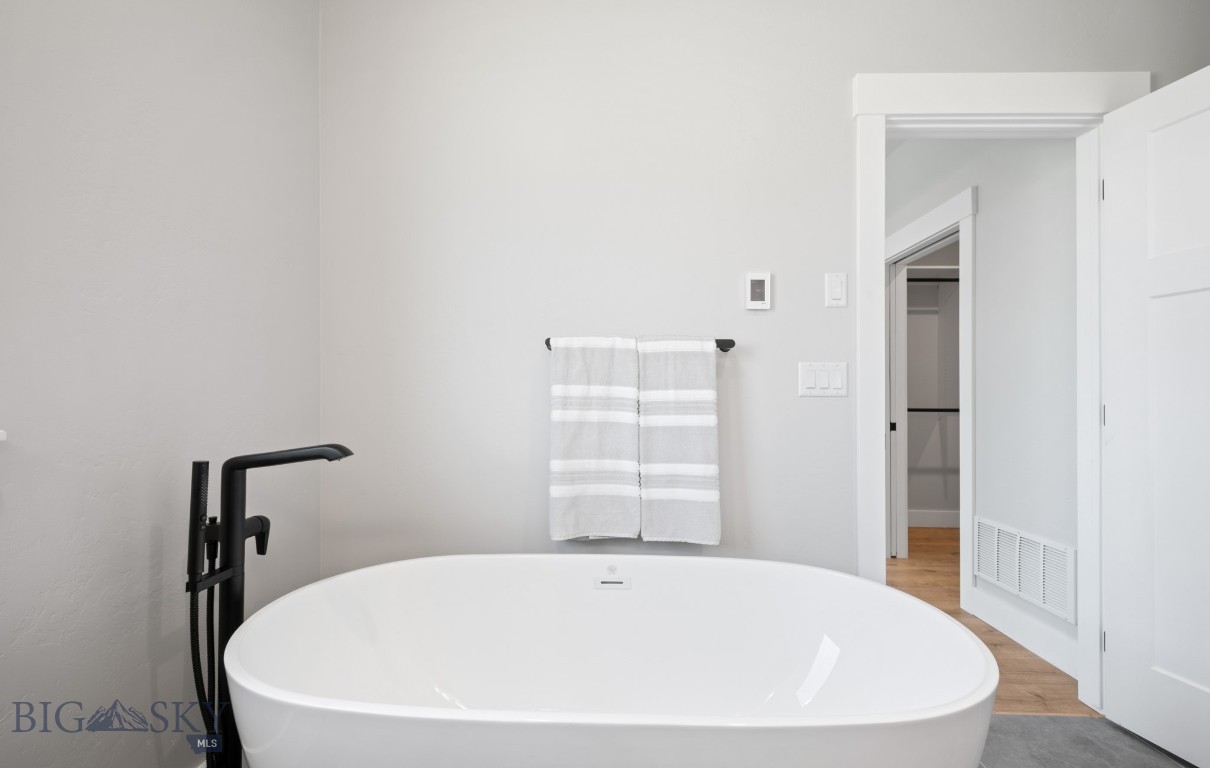 303 S Crispin Street