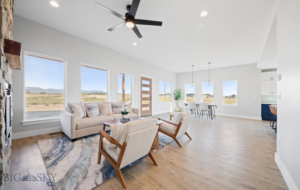 303 S Crispin Street