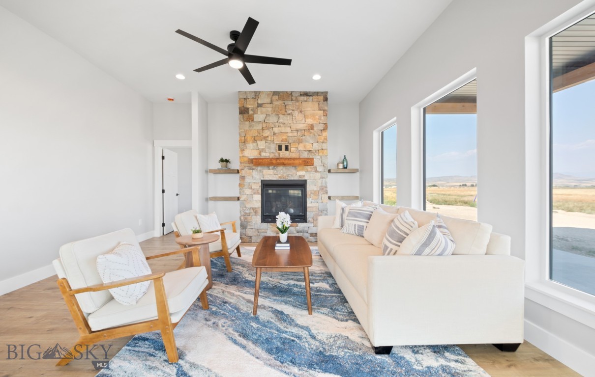 303 S Crispin Street