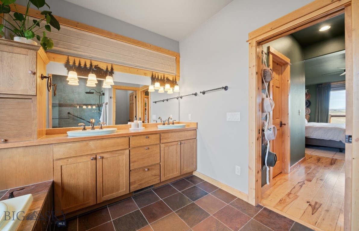 60 Rolling Glen Loop