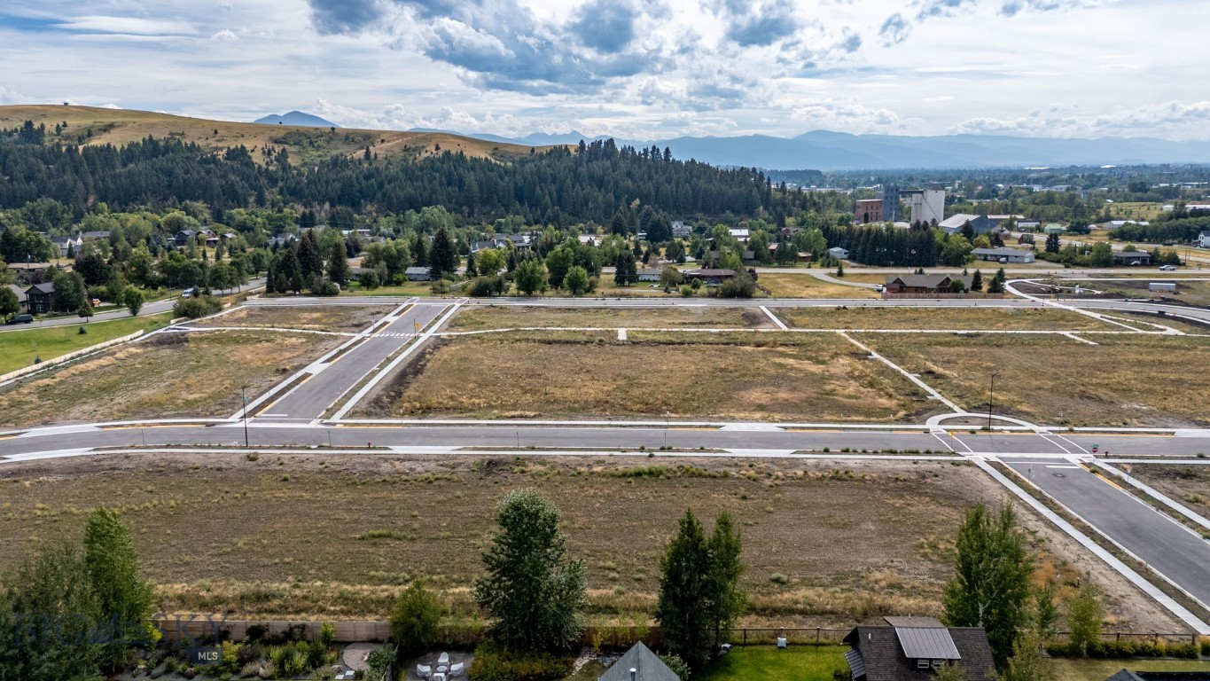 TBD Canyon Gate/Lucy Lane Boulevard