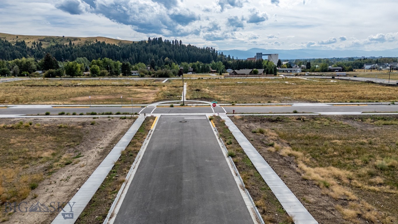 TBD Canyon Gate/Lucy Lane Boulevard