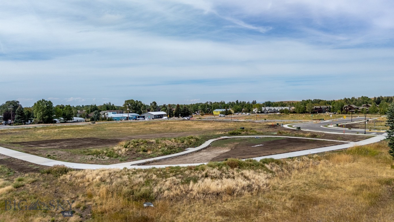 TBD Canyon Gate/Lucy Lane Boulevard