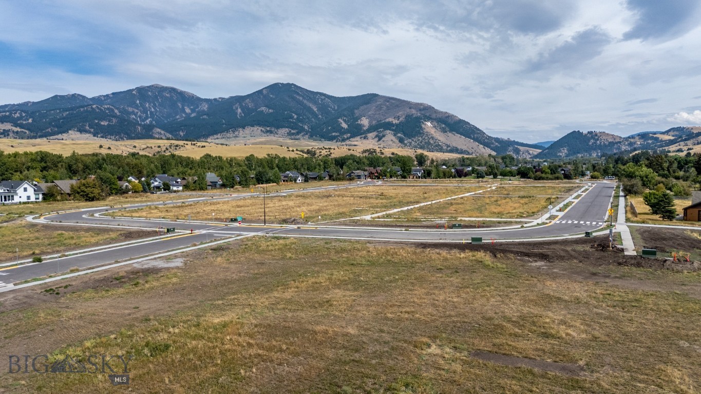 TBD Canyon Gate/Lucy Lane Boulevard