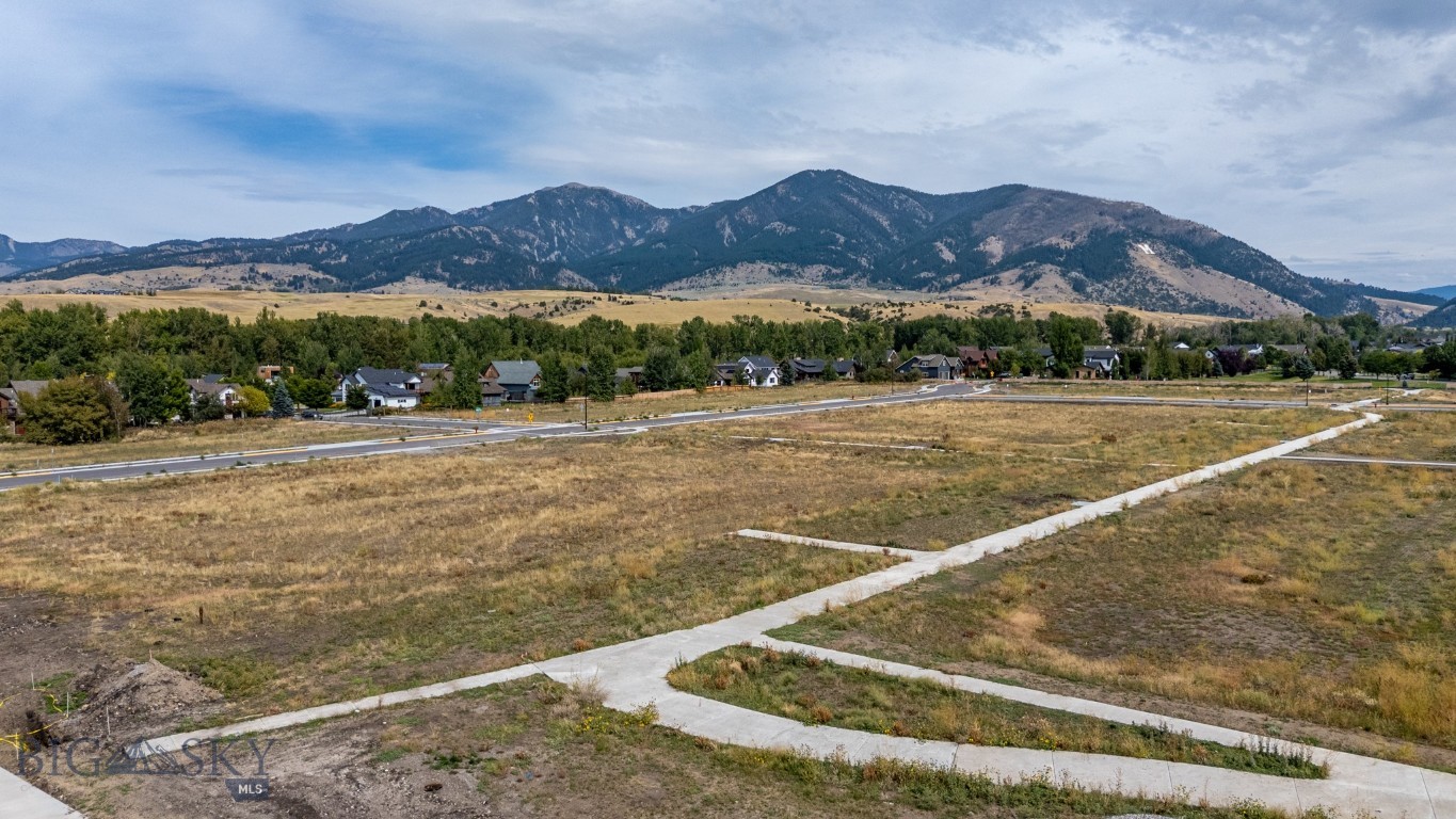 TBD Canyon Gate/Lucy Lane Boulevard