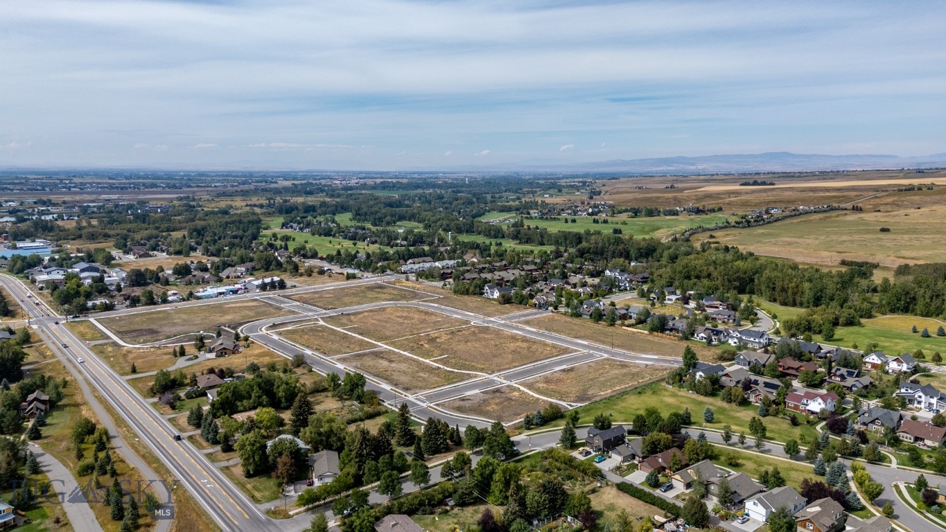 TBD Canyon Gate/Lucy Lane Boulevard