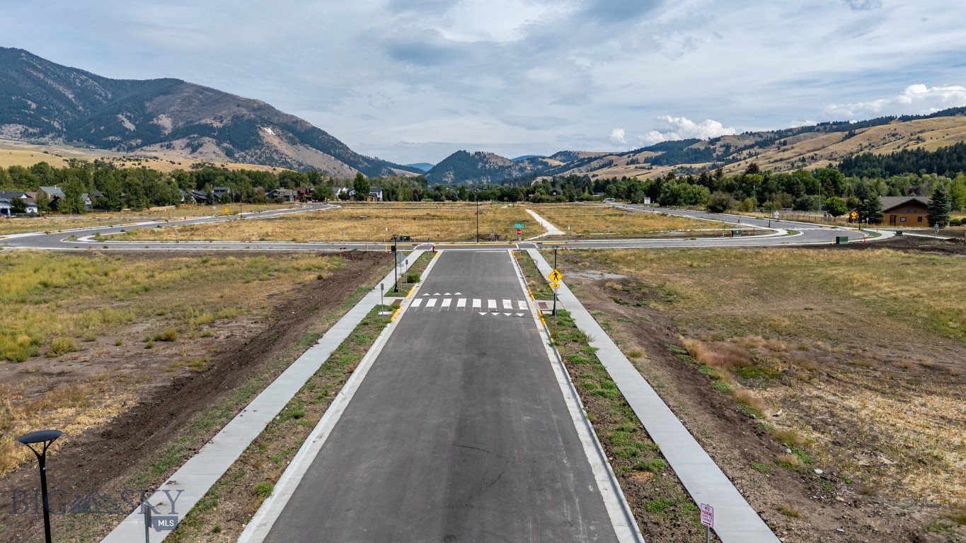 TBD Canyon Gate/Lucy Lane Boulevard