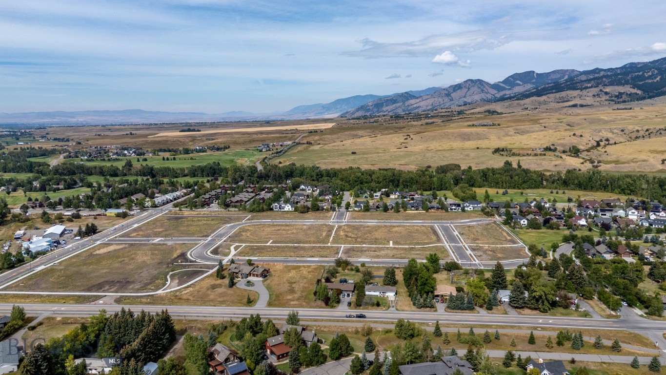 TBD Canyon Gate/Lucy Lane Boulevard