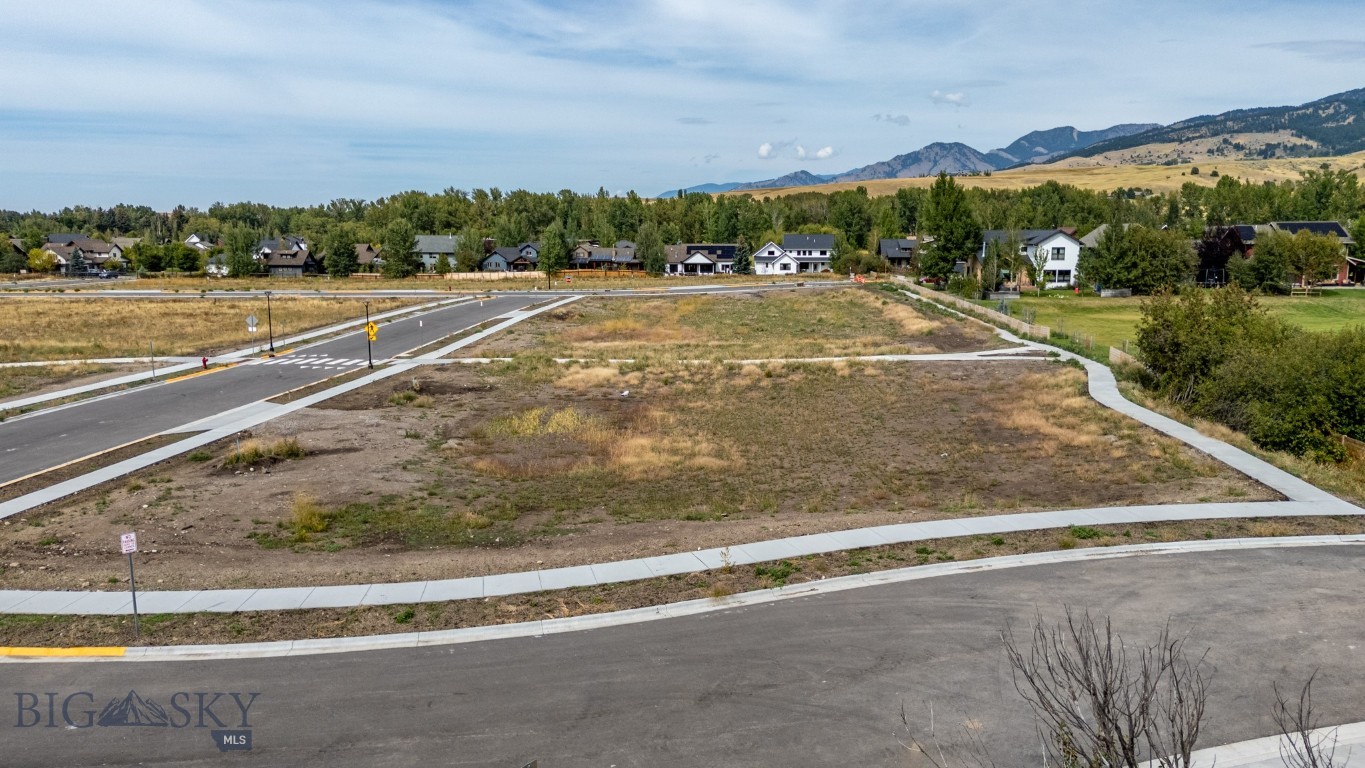 TBD Canyon Gate/Lucy Lane Boulevard