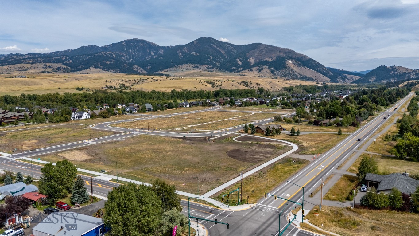 TBD Canyon Gate/Lucy Lane Boulevard
