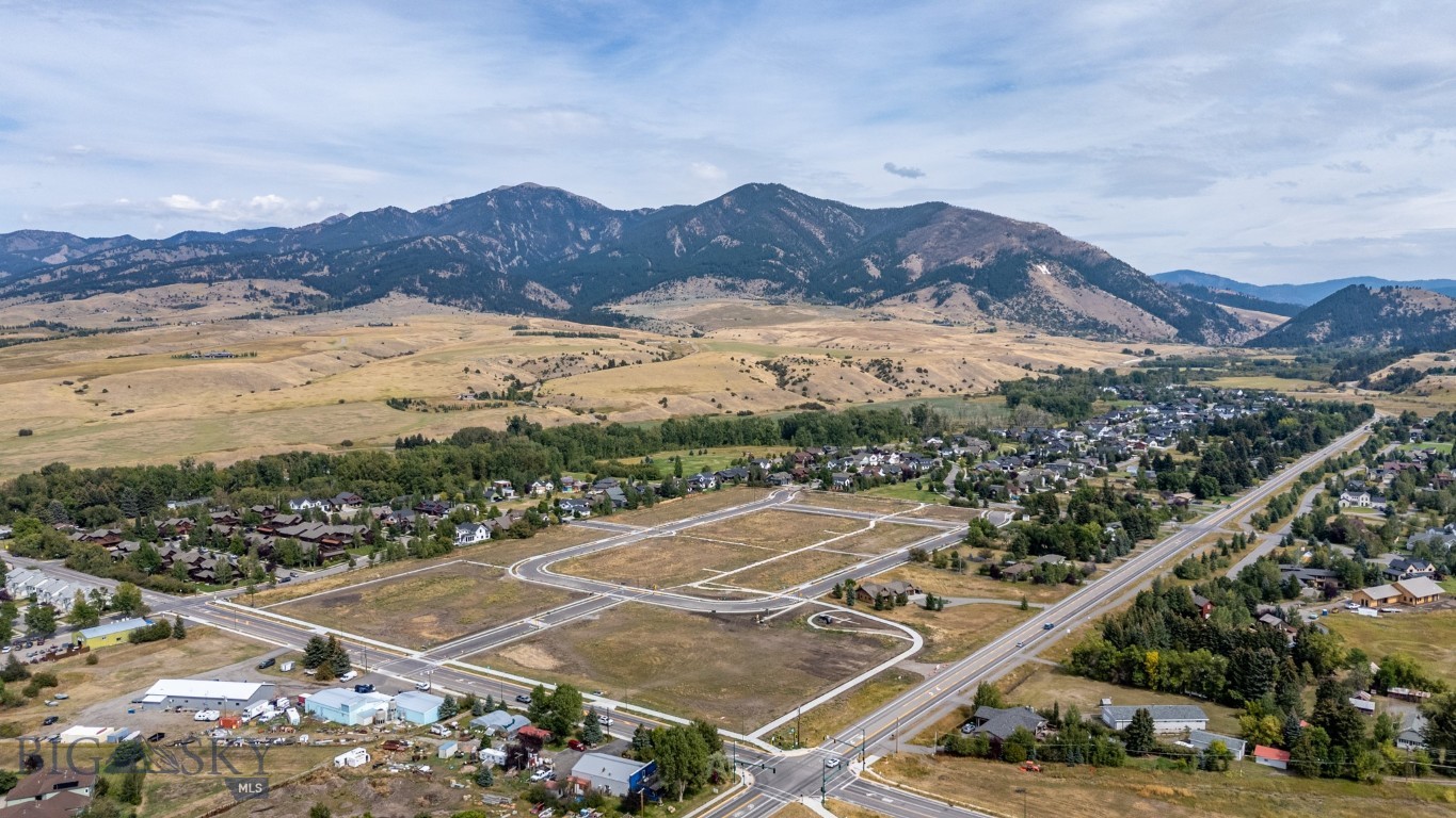 TBD Canyon Gate/Lucy Lane Boulevard