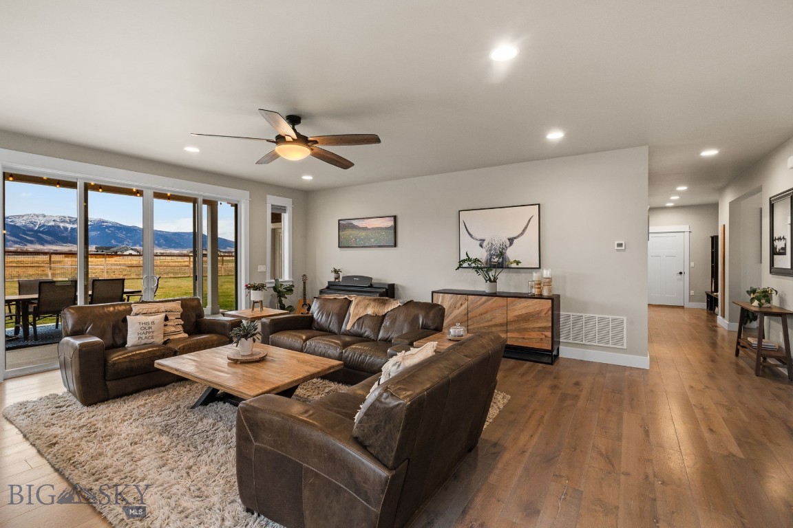 2019 E Silver Circle