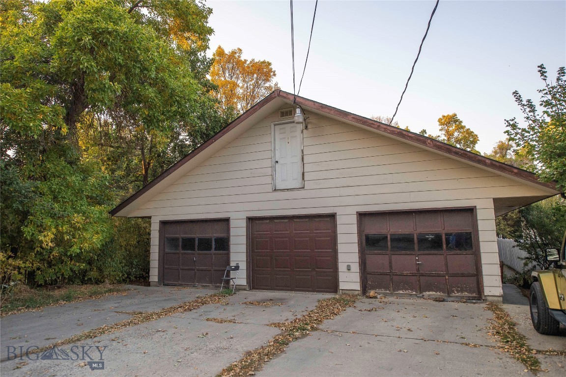 418 W Babcock Street