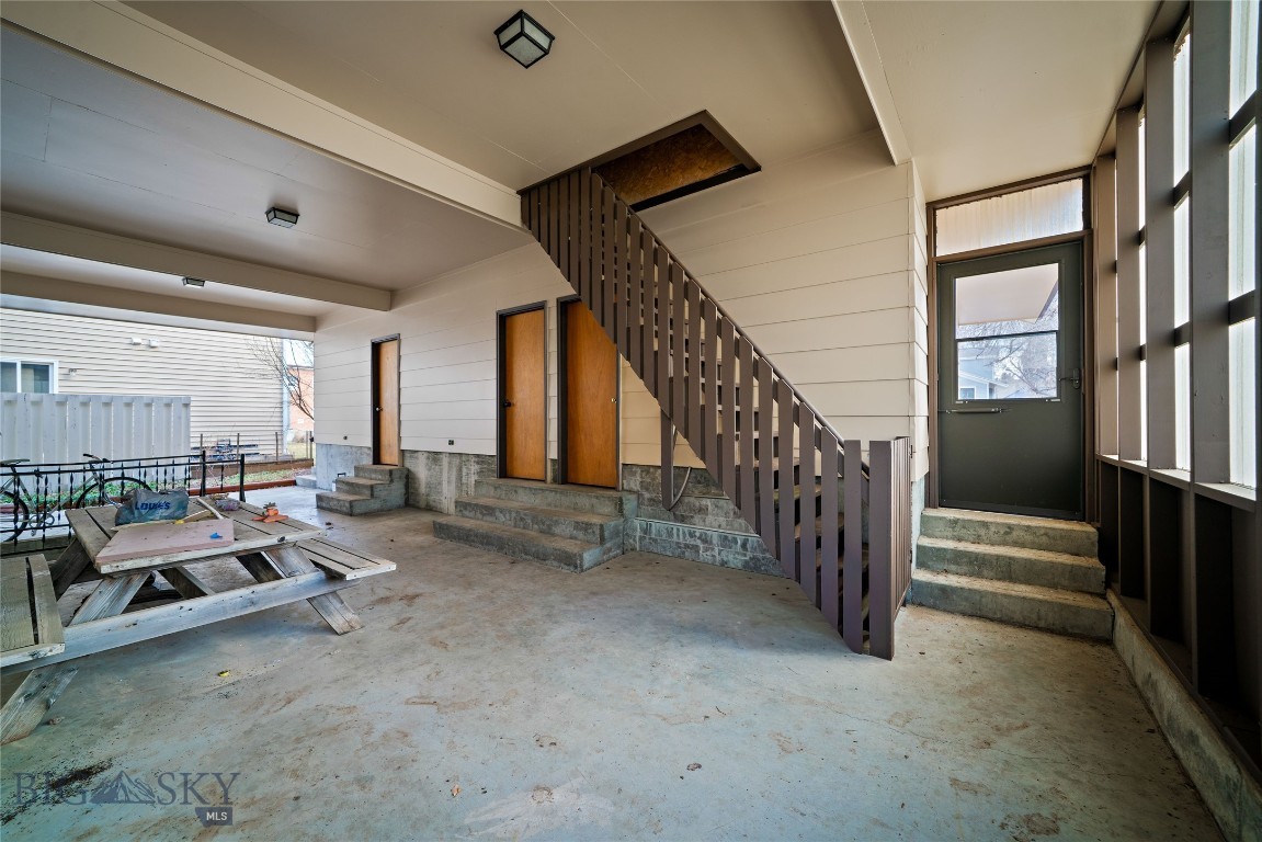 418 W Babcock Street