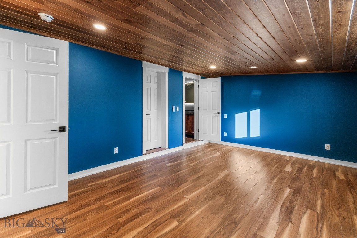 92 E Rosebud Avenue