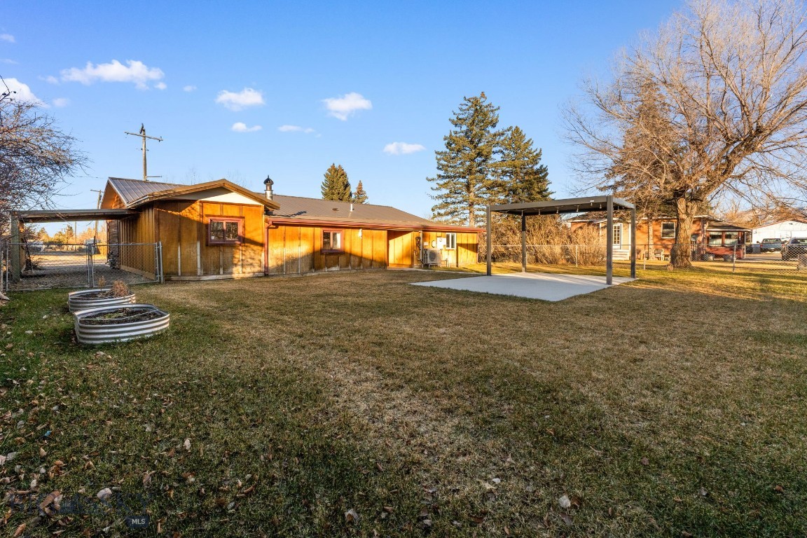 92 E Rosebud Avenue