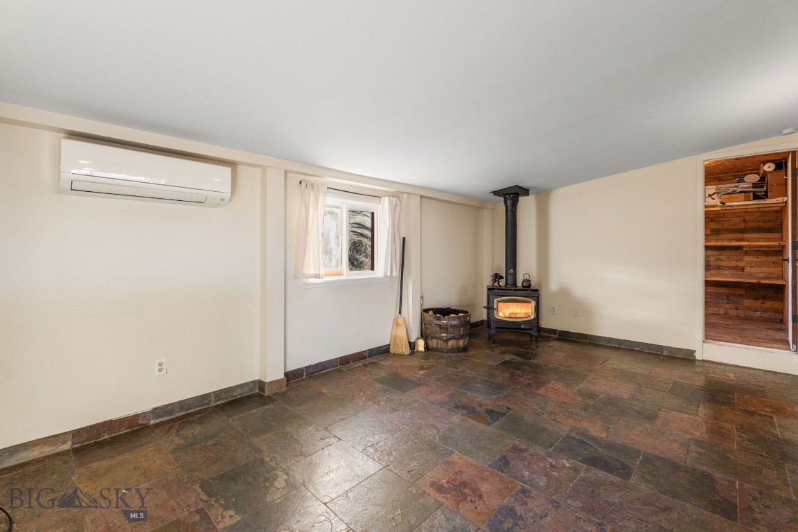 92 E Rosebud Avenue