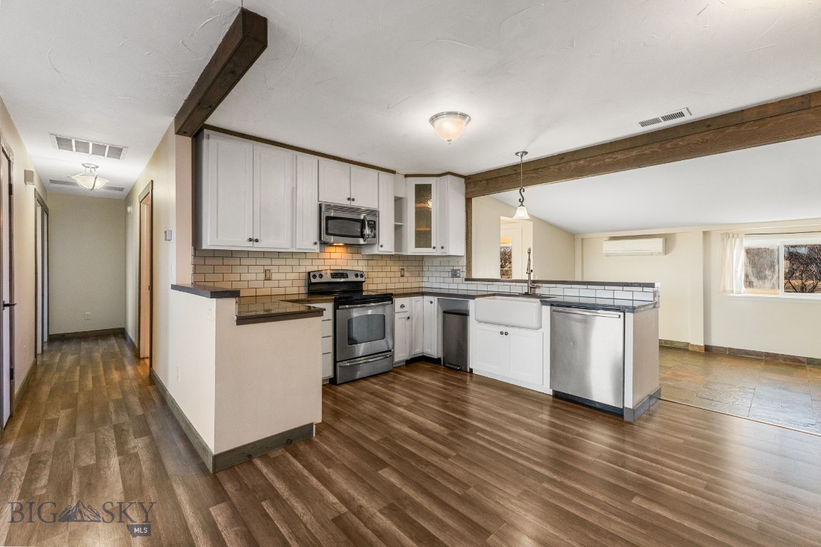 92 E Rosebud Avenue