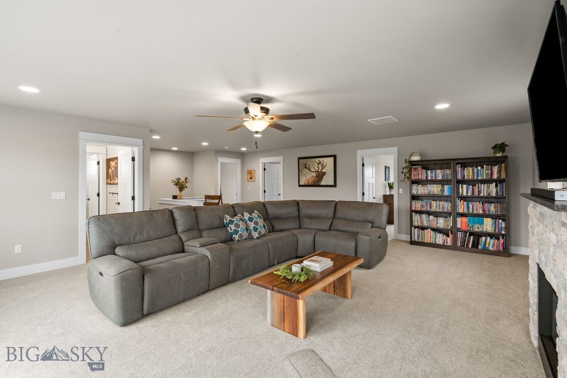 2019 E Silver Circle