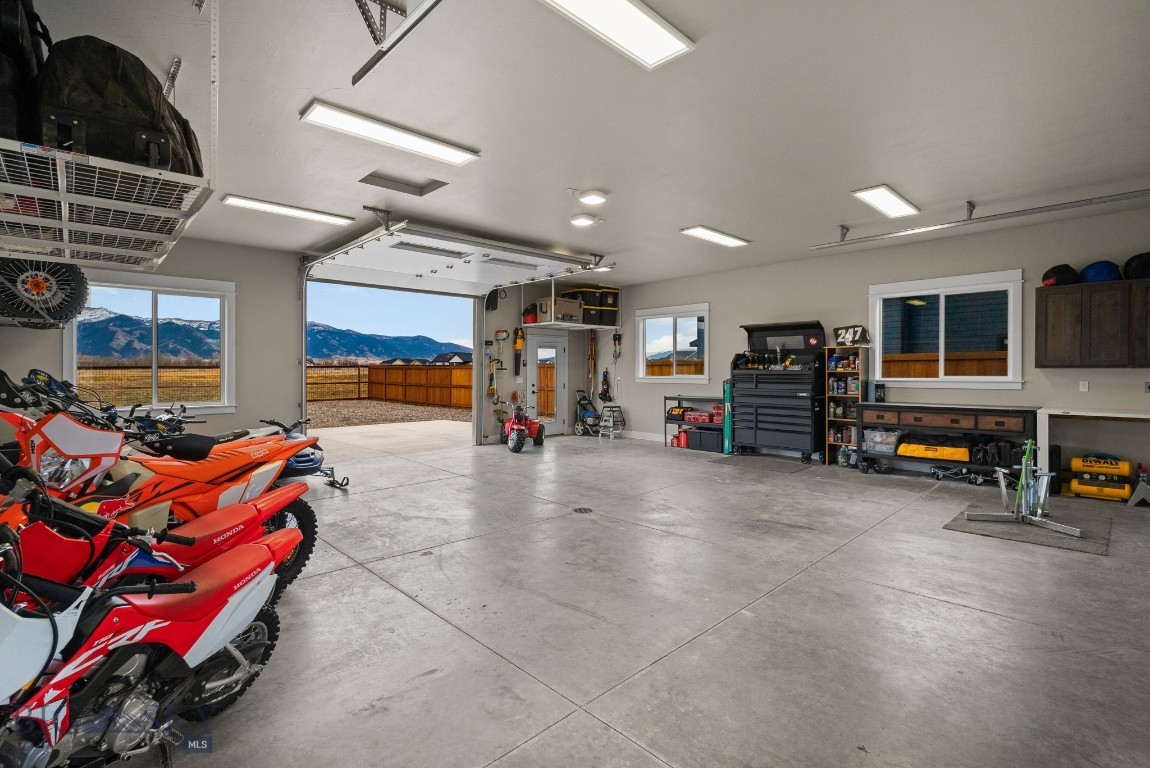 2019 E Silver Circle