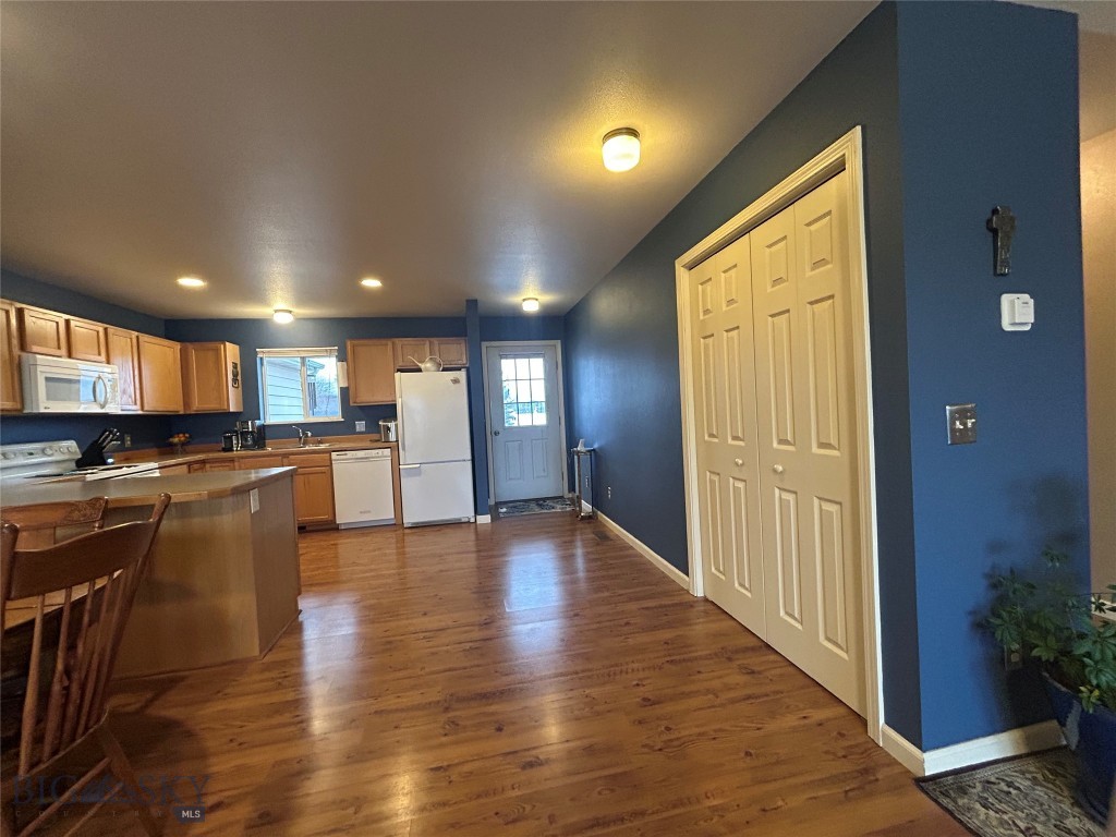 201 E Cascade Avenue A