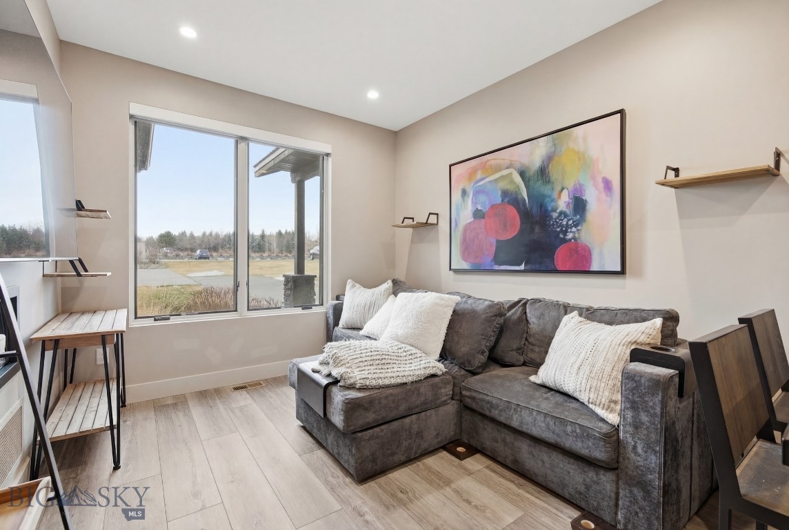 75 Highnoon Way