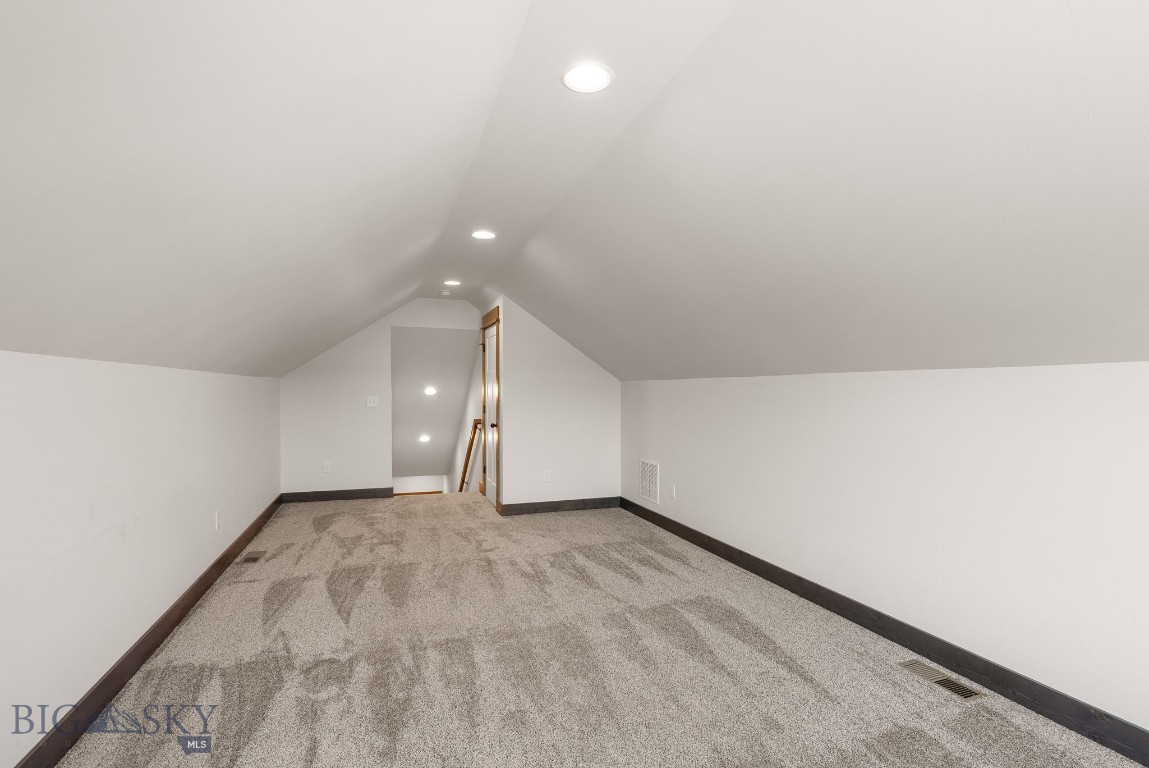 66 Oxbow Lane