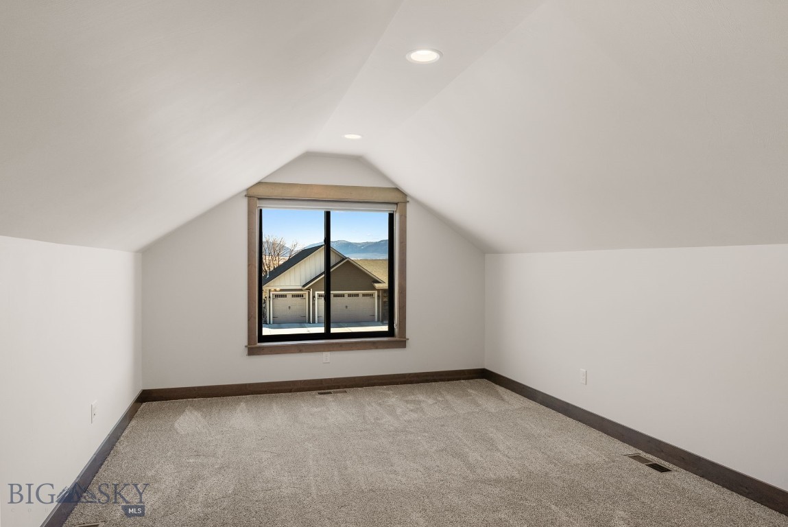 66 Oxbow Lane
