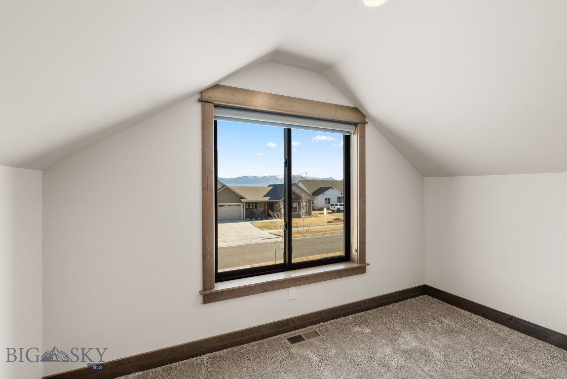 66 Oxbow Lane