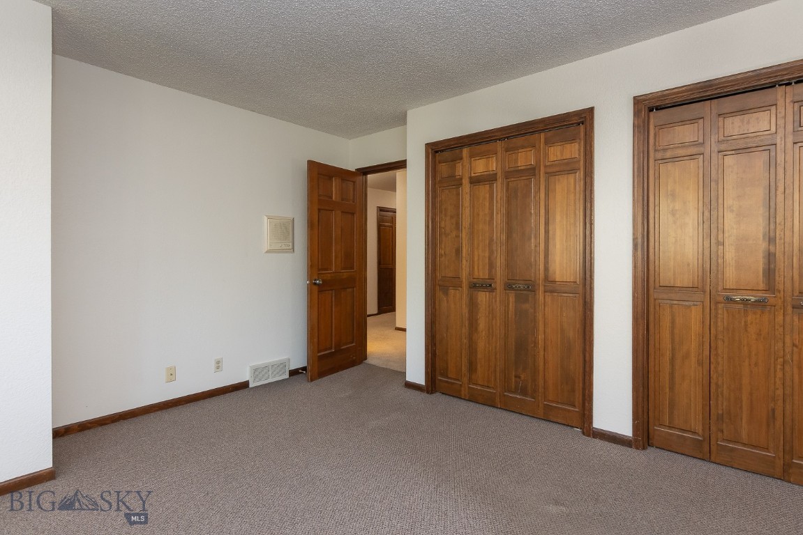 25 Riverside Drive