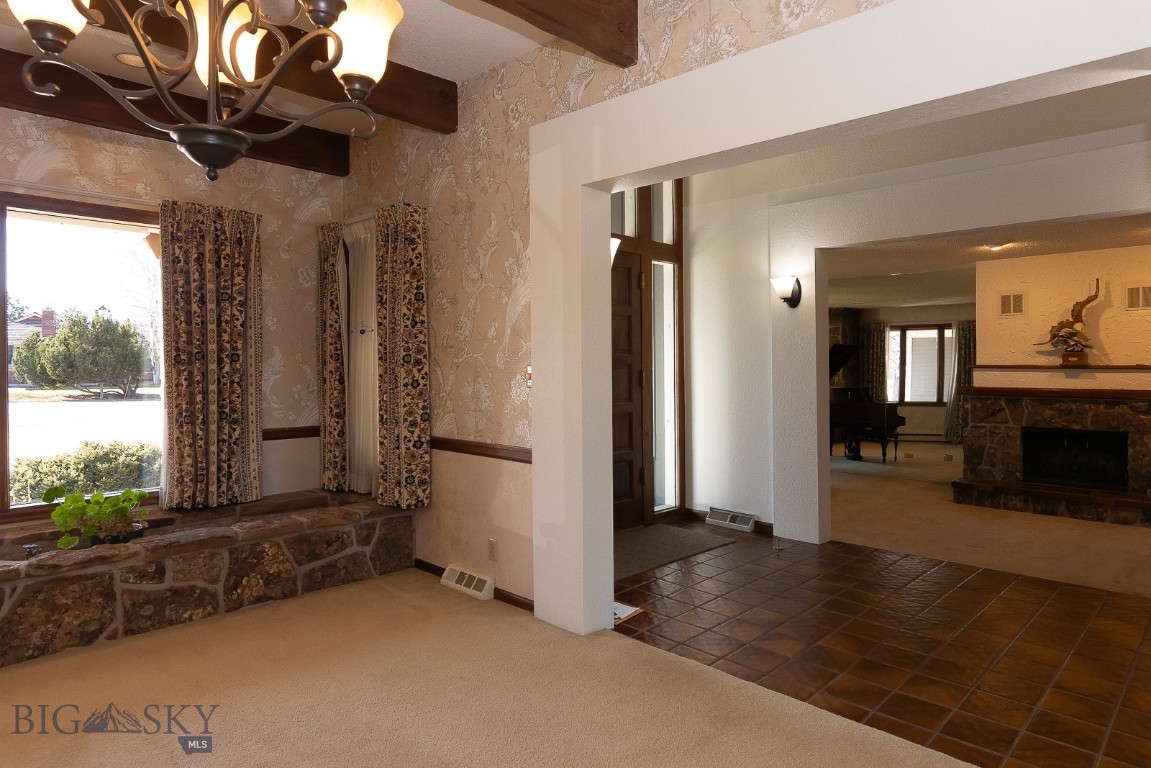 25 Riverside Drive