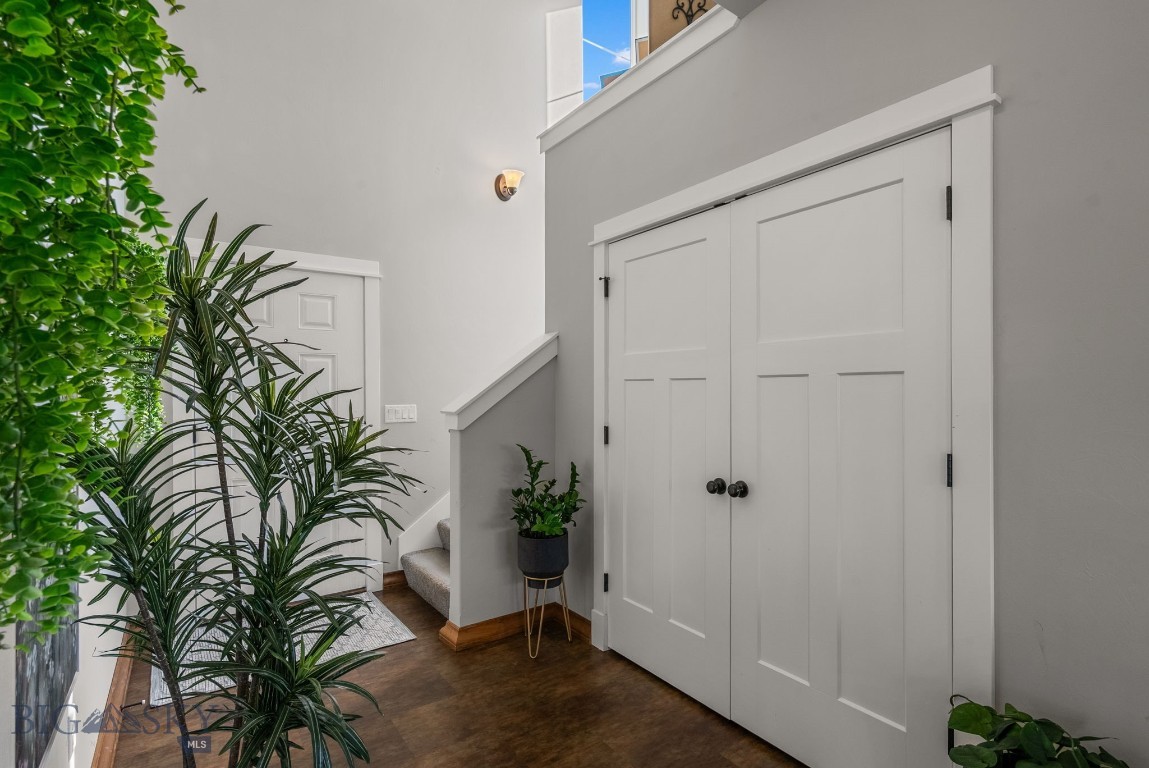 113 S Reliance Avenue