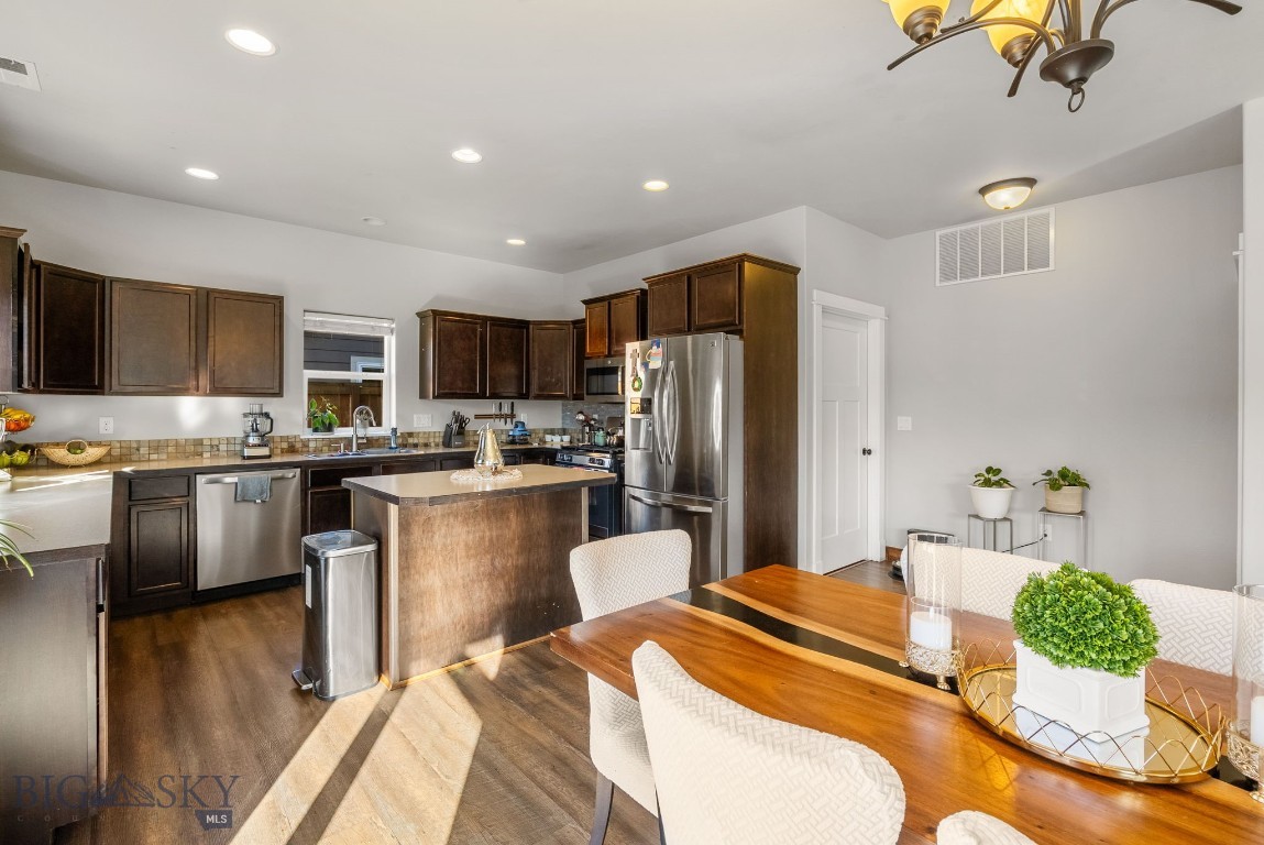 113 S Reliance Avenue