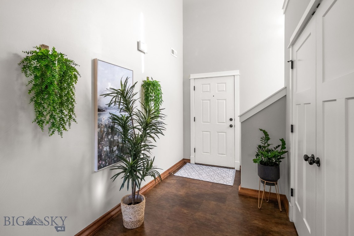 113 S Reliance Avenue