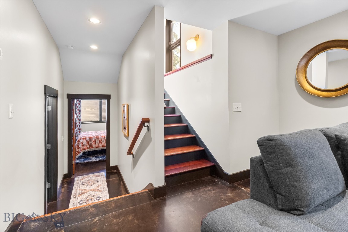301 N Black Avenue