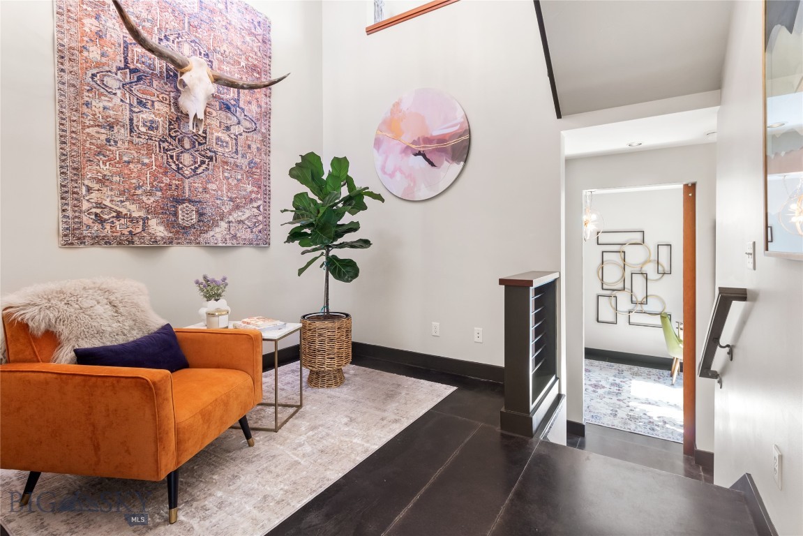 301 N Black Avenue