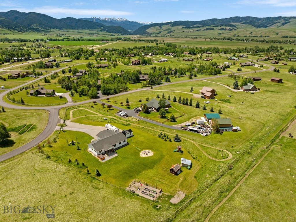 37 Cinnamon Bear Court
