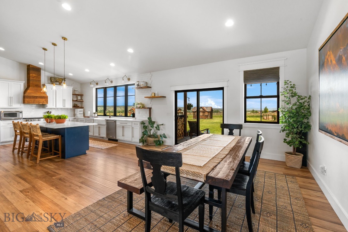 37 Cinnamon Bear Court
