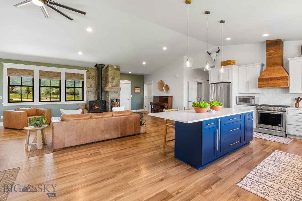 37 Cinnamon Bear Court