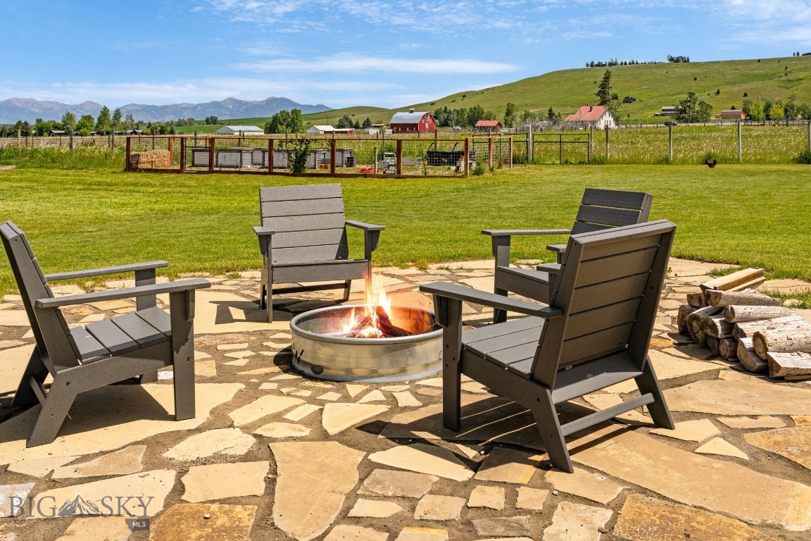 37 Cinnamon Bear Court