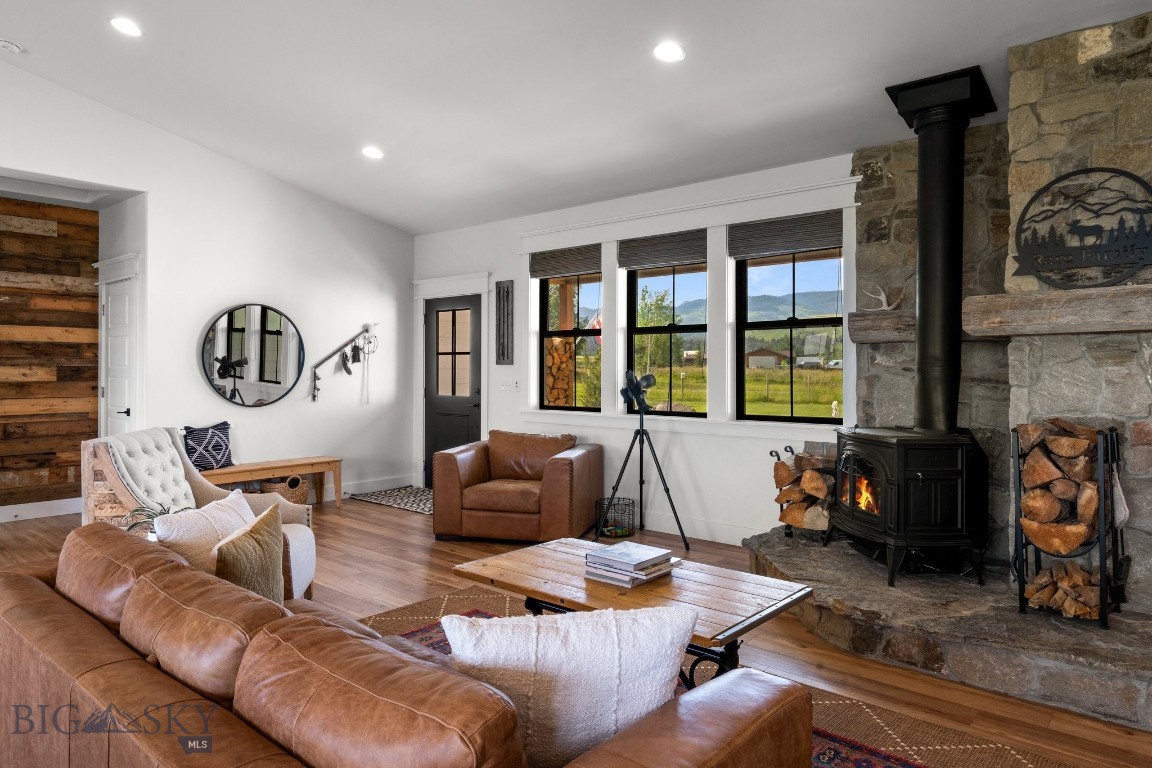 37 Cinnamon Bear Court