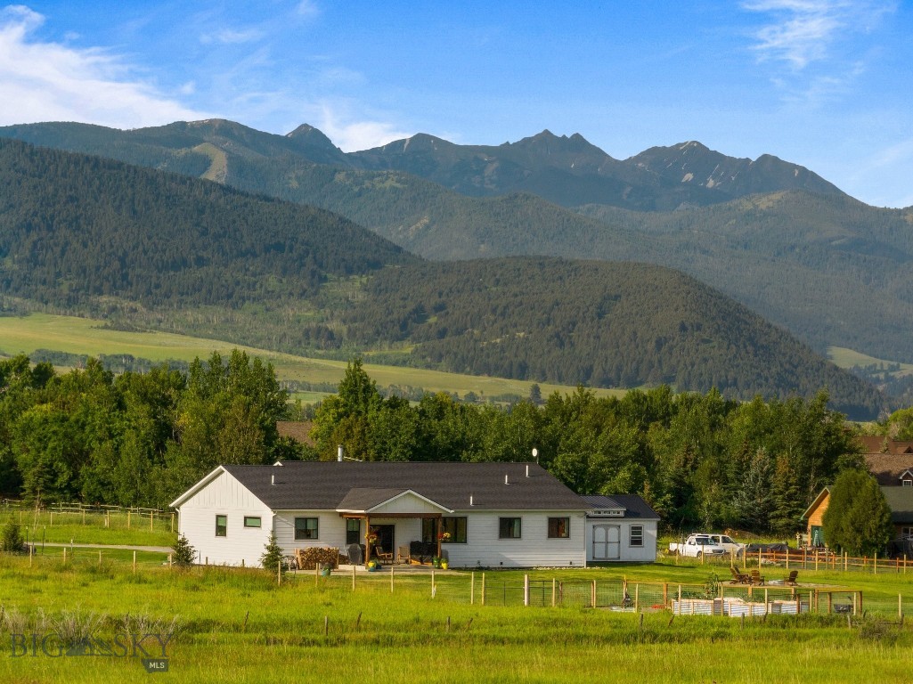 37 Cinnamon Bear Court