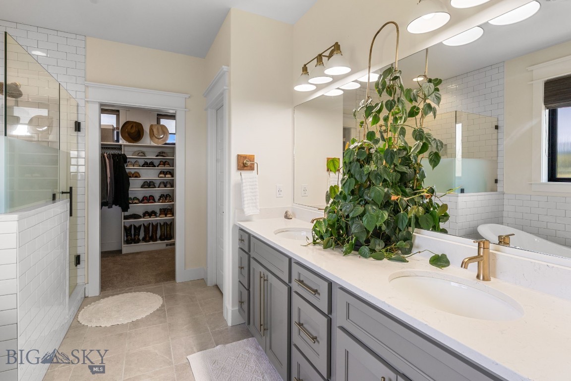 37 Cinnamon Bear Court