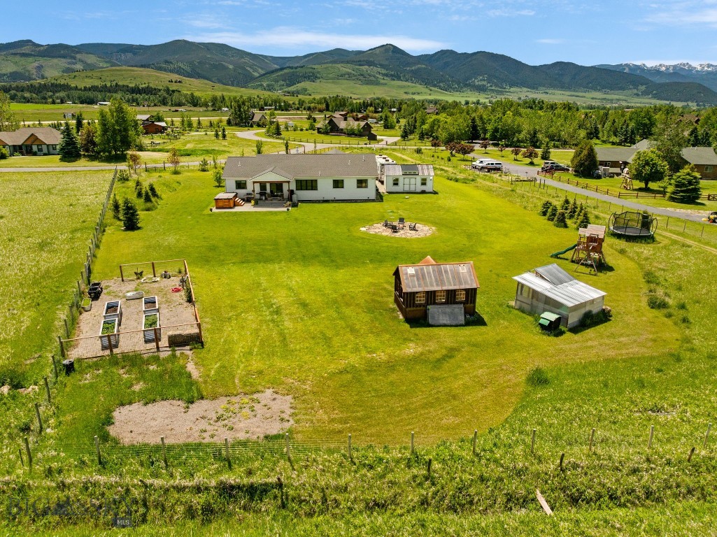 37 Cinnamon Bear Court