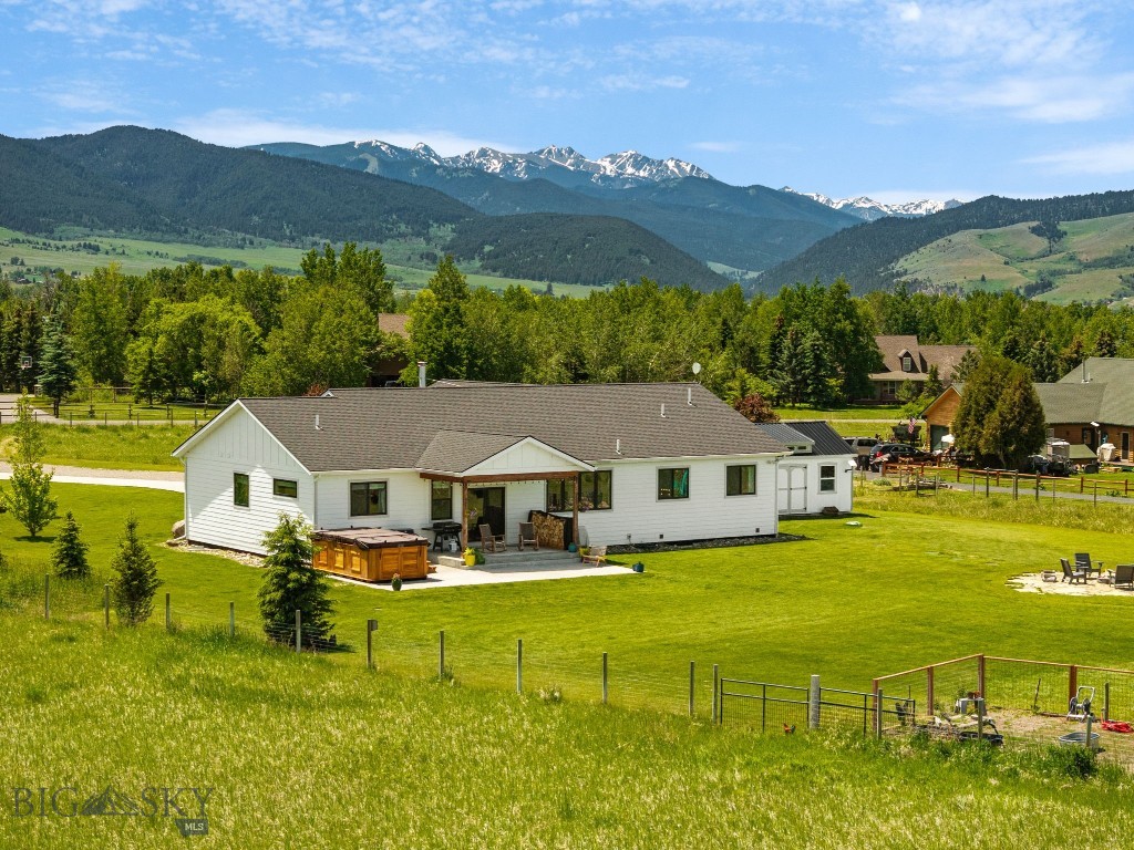 37 Cinnamon Bear Court